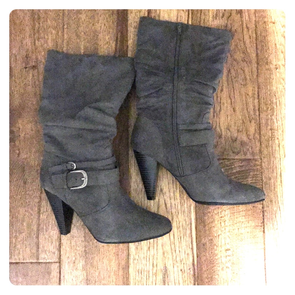Grey boots